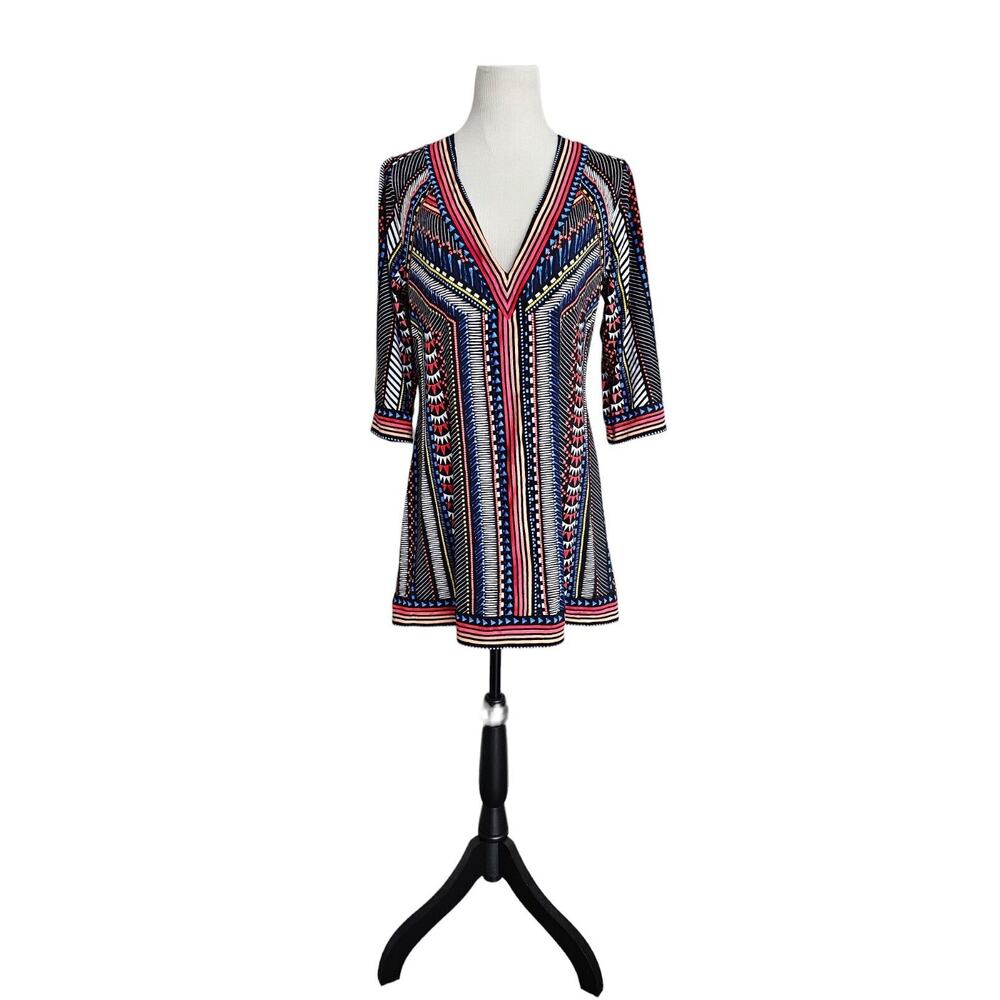 BAR III Vessi black multi color cover up M